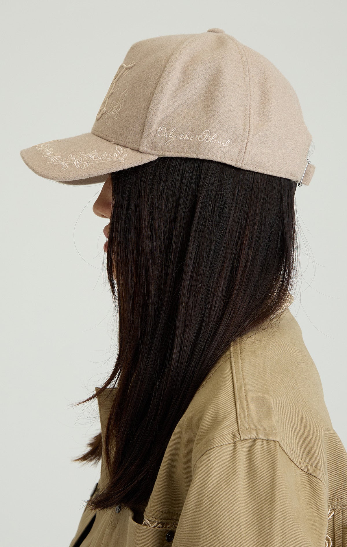 REVERIE CREST CAP