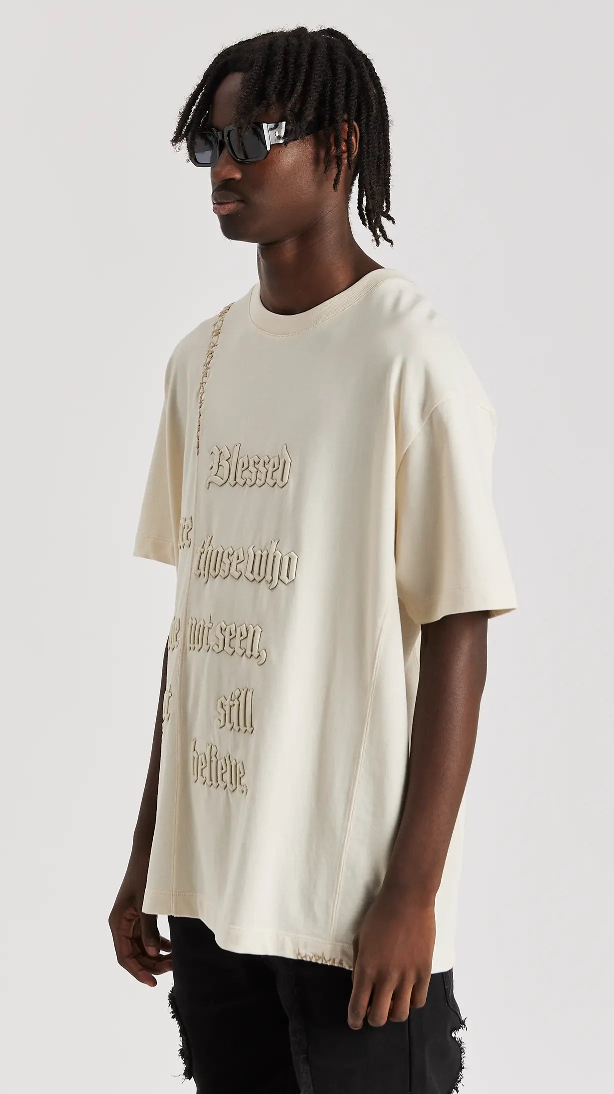 SAND SPLIT STATEMENT T-SHIRT