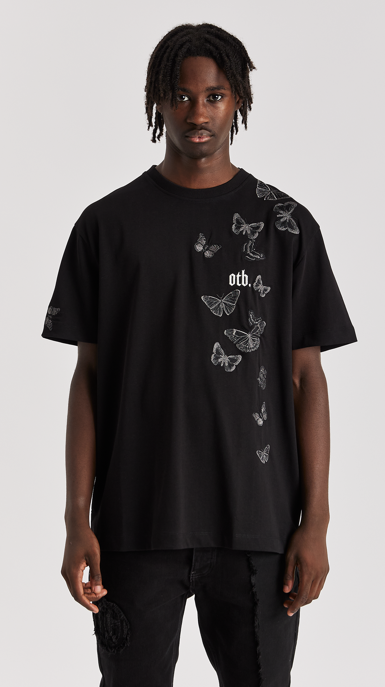 BLACK EMBROIDERED BUTTERFLY T-SHIRT