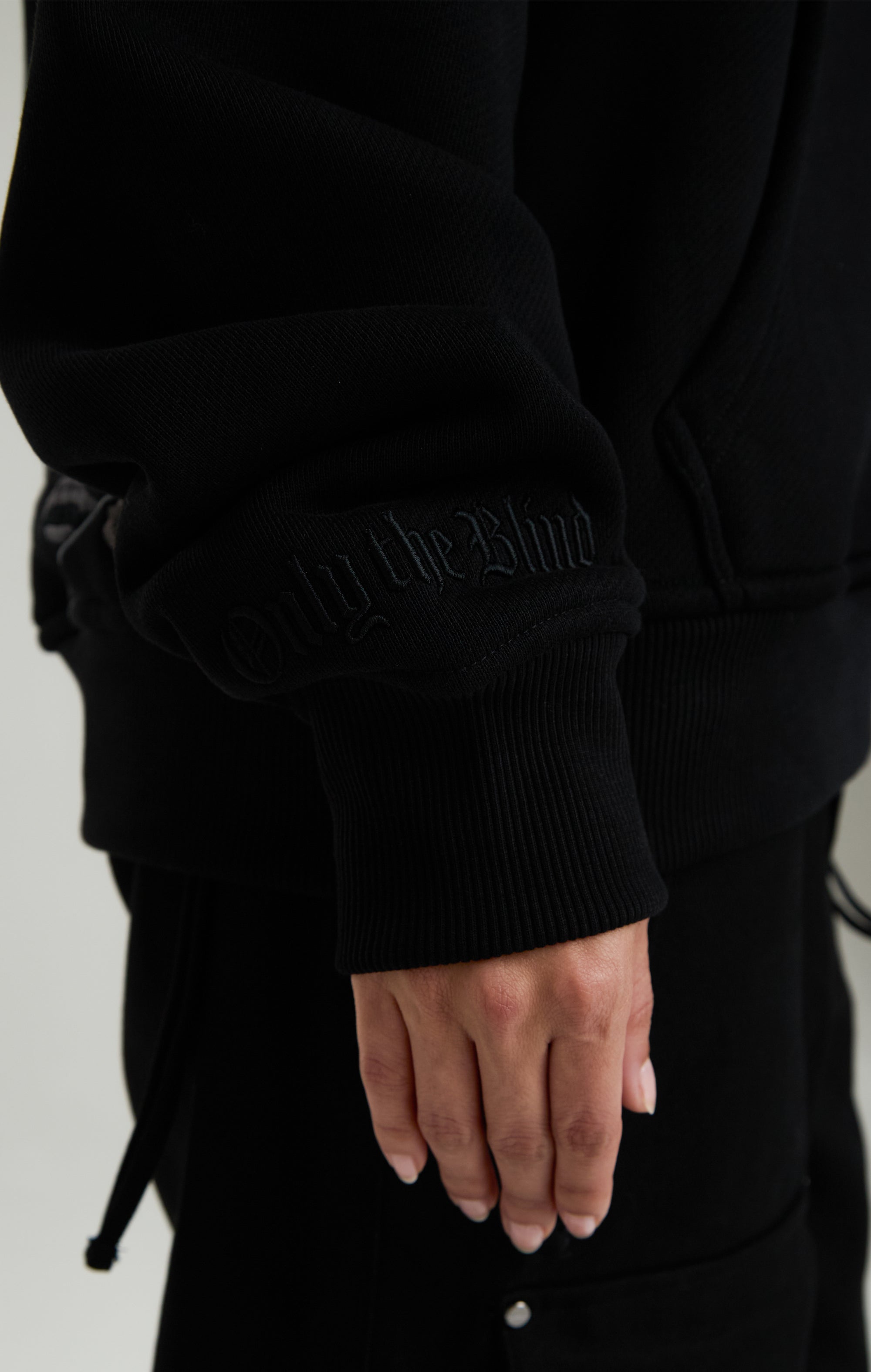 BLACK ACORN HOODIE