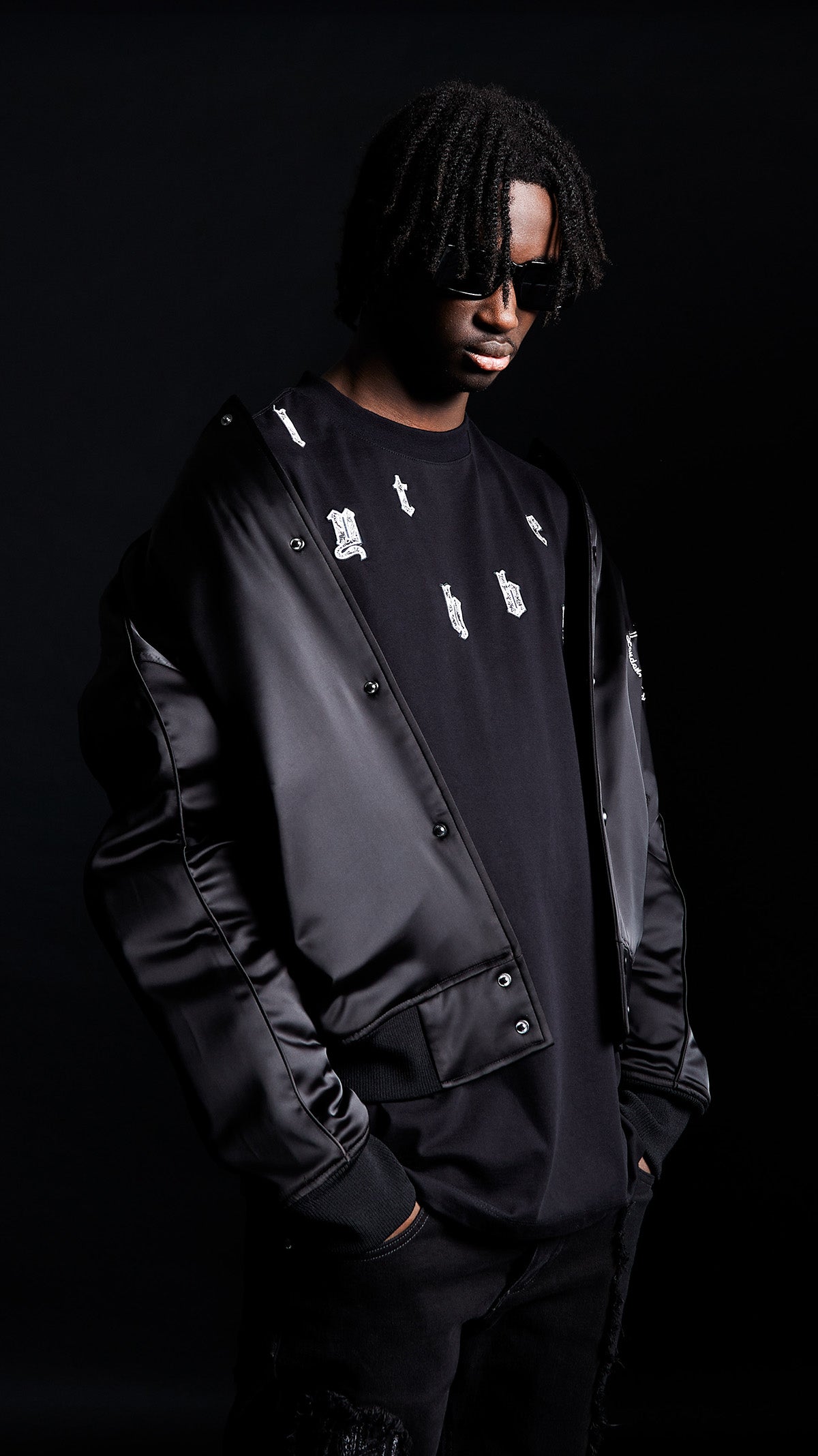 Black Tapestry Appliqué T-shirt - ONLY THE BLIND™