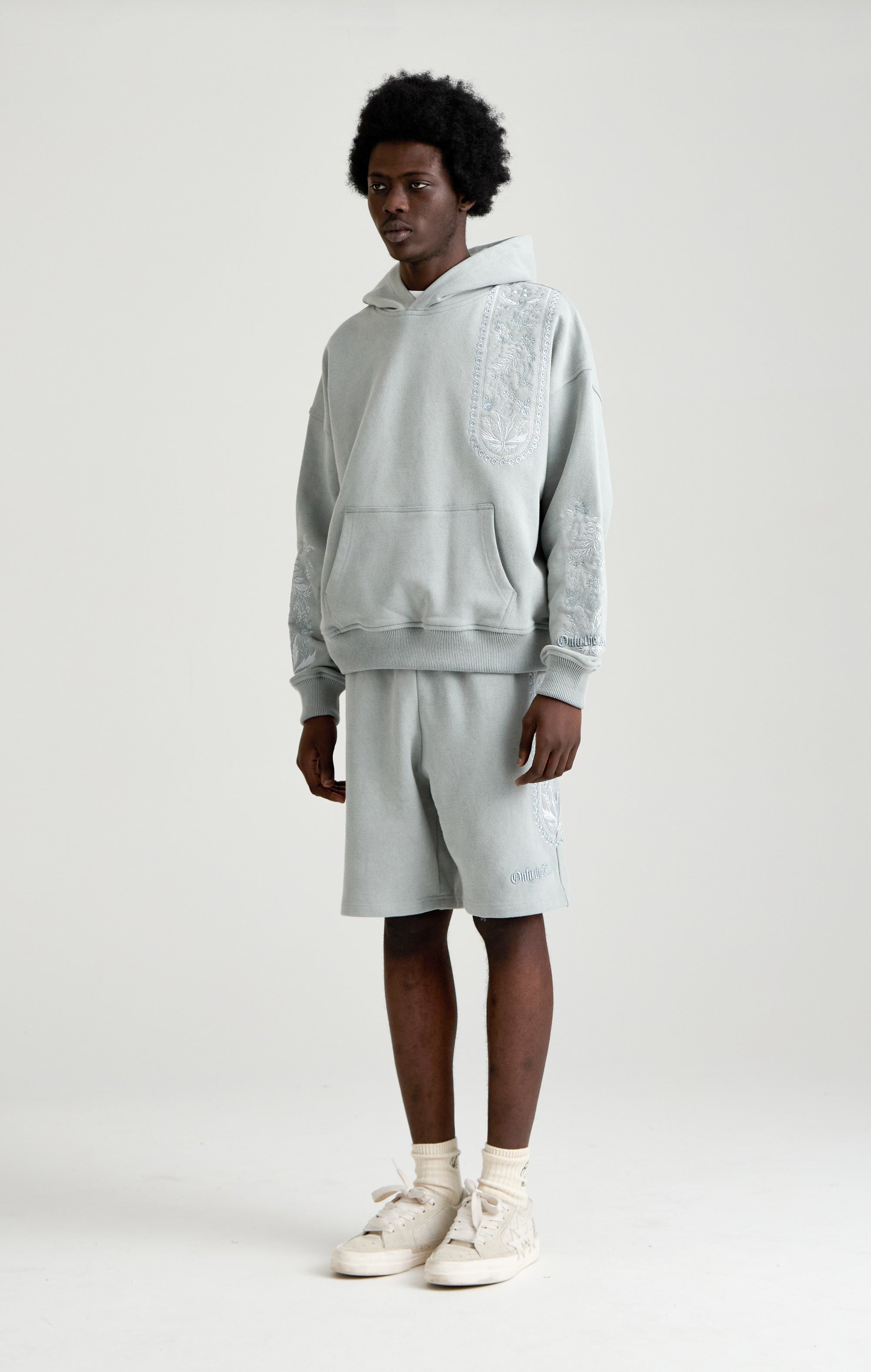 TAPESTRY IN GREY SHORT