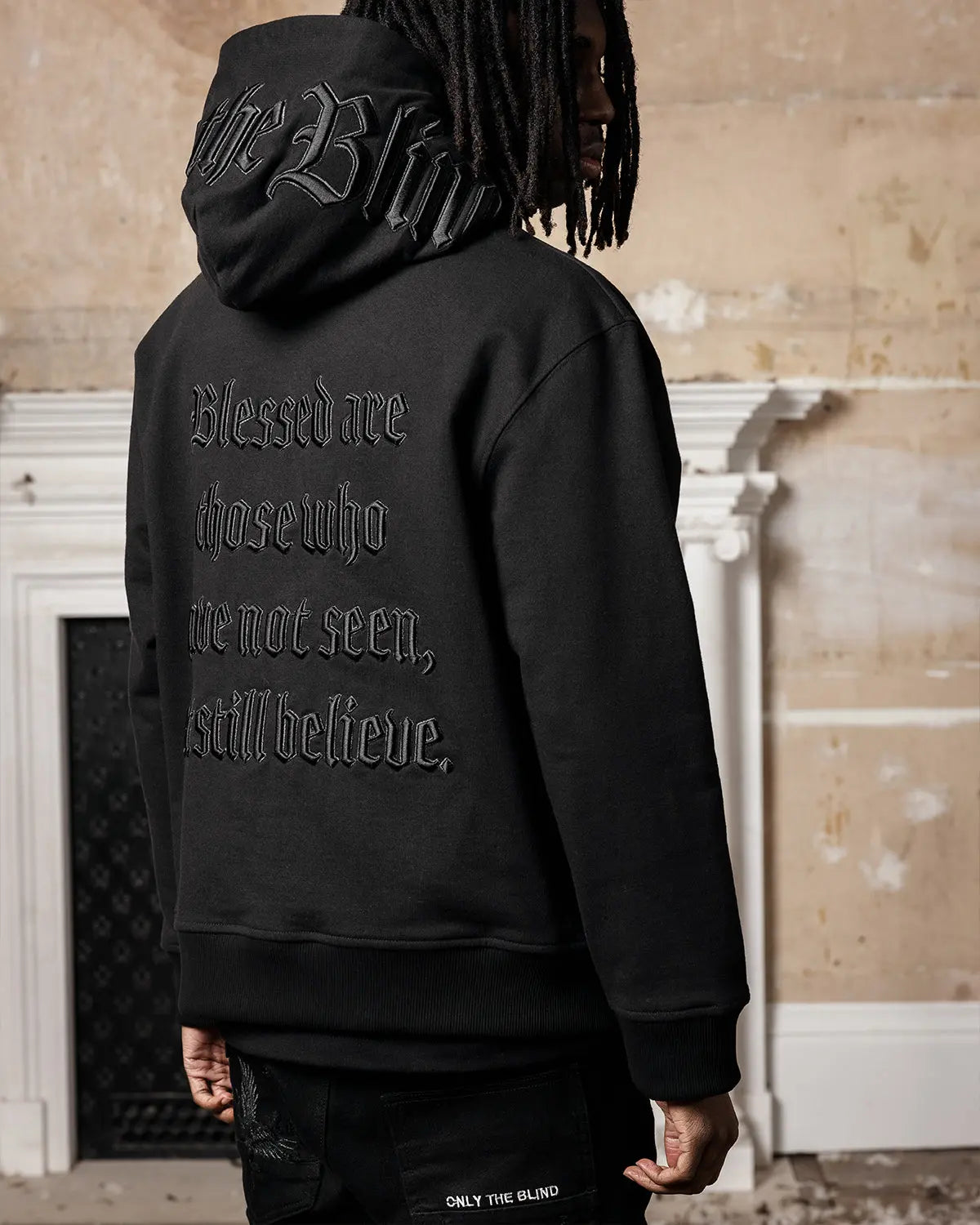 BLACK BLOSSOM STATEMENT HOODIE